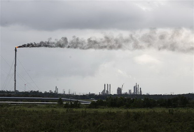 Tòa án tối cao Canada ủng hộ việc chính phủ áp thuế carbon ảnh 1