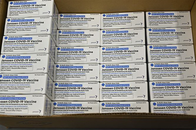 Vaccine ngừa COVID-19 của Johnson & Johnson. (Ảnh: AFP/TTXVN) Colombia cấp phép dùng vaccine phòng COVID-19 của Johnson & Johnson ảnh 1