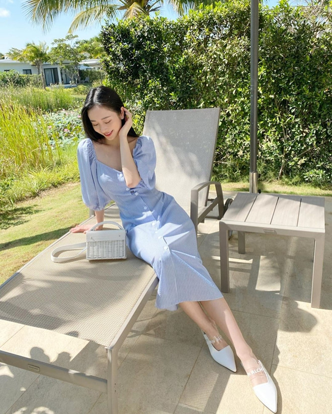 Ở nhà hạn chế ra đường, dàn mỹ nhân Việt vẫn diện đồ đẹp "hết sảy" ảnh 12