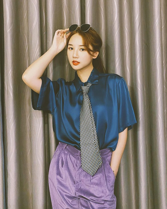 Ở nhà hạn chế ra đường, dàn mỹ nhân Việt vẫn diện đồ đẹp "hết sảy" ảnh 3