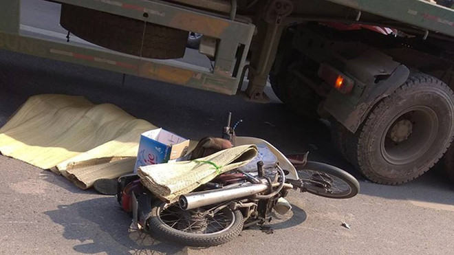 Hà Nội: Nam thanh niên tử vong sau khi va chạm với container ảnh 1