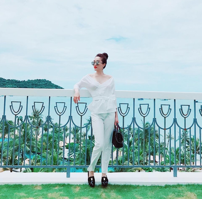 Mỹ nhân Việt biến tấu ngẫu hứng với trang phục denim ảnh 11