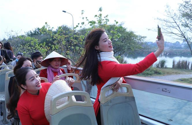 Thí điểm trải nghiệm du lịch xe buýt 2 tầng tham quan Ninh Bình ảnh 2