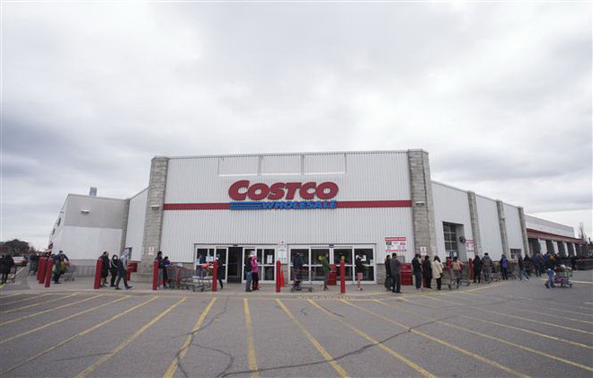 Kinh tế Canada đã rơi vào suy thoái do sức tàn phá của COVID-19 ảnh 1