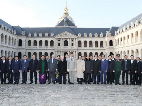 Tổng Bí thư thăm thành phố Choisy Le Roi, gặp gỡ những người bạn Pháp ảnh 2