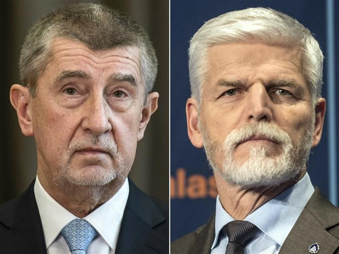 Các ứng cử viên Tổng thống Séc gồm ông Andrej Babis (trái) và ông Petr Pavel (phải). (Ảnh: AFP/TTXVN) Cộng hòa Séc tiến hành cuộc bầu cử tổng thống vòng 2 ảnh 1