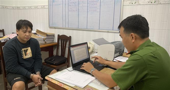 Tạm giữ hình sự đối tượng dùng dao gấp giết người do mâu thuẫn ảnh 1