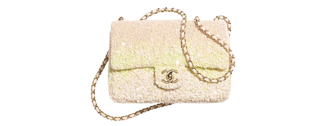 Chanel: Hiệu ứng đổ màu pastel giúp chiếc túi Flap bản mini thêm phần trẻ trung. Mê hoặc thị giác bằng hiệu ứng màu loang tuyệt đẹp trên trang phục Hè ảnh 4