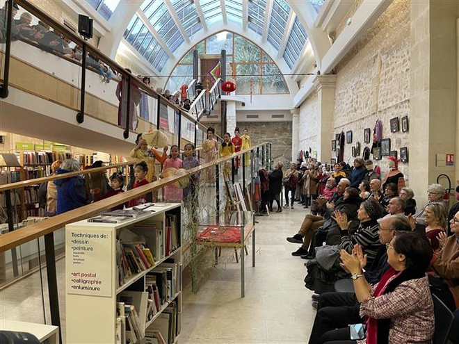 Văn hóa dân tộc Việt Nam tỏa sáng tại thành phố Saintes của Pháp ảnh 1