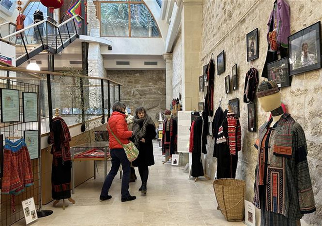 Văn hóa dân tộc Việt Nam tỏa sáng tại thành phố Saintes của Pháp ảnh 2