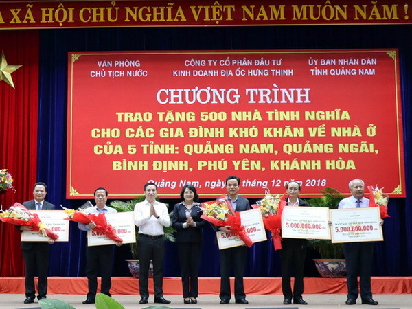 Trao 25 tỷ đồng hỗ trợ xây nhà tình nghĩa cho 5 tỉnh miền Trung ảnh 2