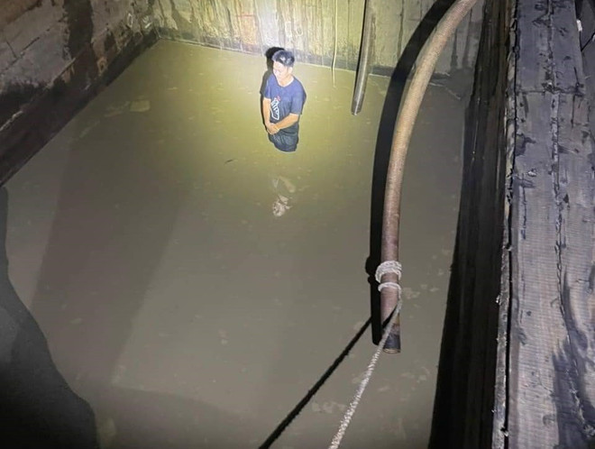 Phát hiện ghe hút cát trên sông Đồng Nai, tạm giữ 2 đối tượng ảnh 1