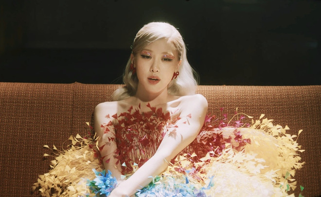 Mỹ nhân BLACKPINK tiếp tục diện đồ của Công Trí trong MV mới ảnh 5