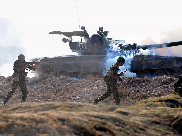 Nga thảo luận về việc phối hợp diễn tập quân sự chung với Lào ảnh 1