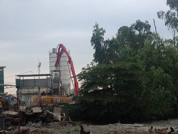 Trạm trộn bê tông không phép mọc giữa khu thể thao Mỹ Đình ảnh 2