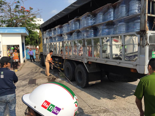 Đi ăn sáng về, một cụ ông bị cuốn vào gầm xe tải tử vong tại chỗ ảnh 3