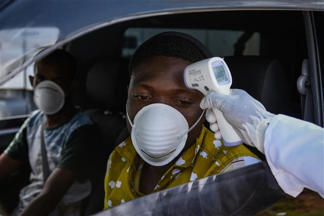 Ethiopia có ca tử vong đầu tiên, EU đưa công dân từ Uganda về nước ảnh 1