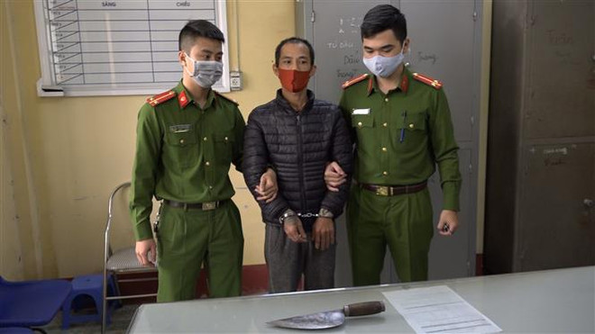 Dùng dao đe dọa chủ tịch phường đi tuyên truyền về phòng chống dịch ảnh 1