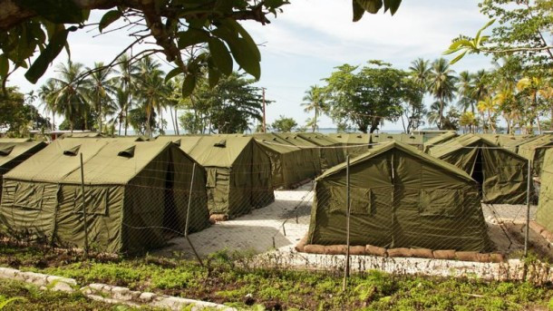 Australia đưa 17 người tị nạn trên đảo Manus sang Mỹ ảnh 1