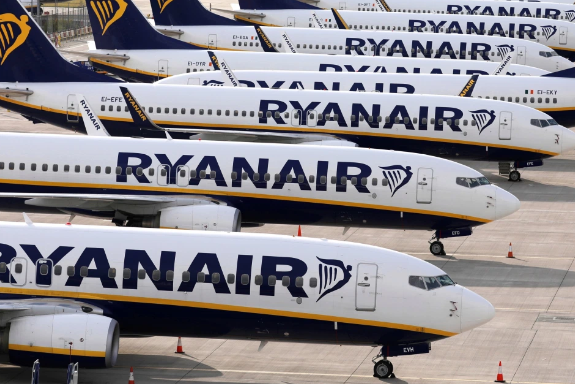 Một công dân Anh bị bắt liên quan vụ máy bay Ryanair bị dọa đánh bom ảnh 1