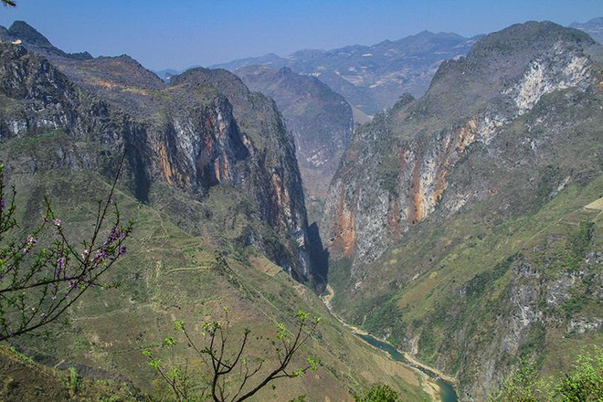 Tu Sản - Hẻm vực kỳ vĩ nhất Đông Nam Á với đàn khỉ mốc đặc biệt ảnh 2