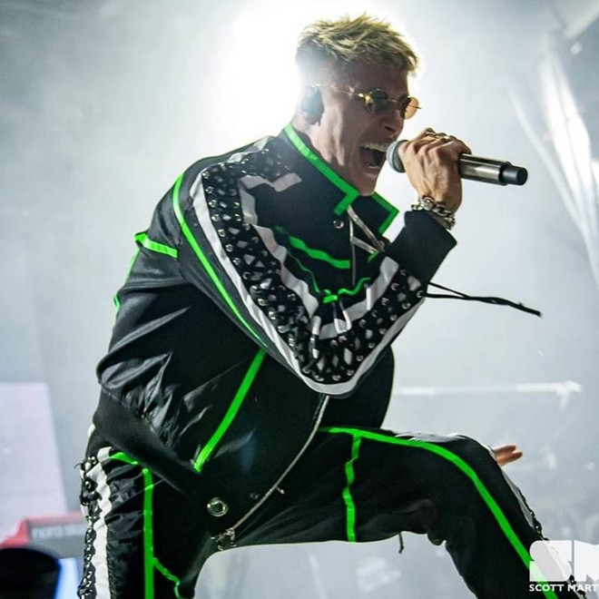 NTK gốc Việt và loạt trang phục không đụng hàng cho dàn sao quốc tế ảnh 25