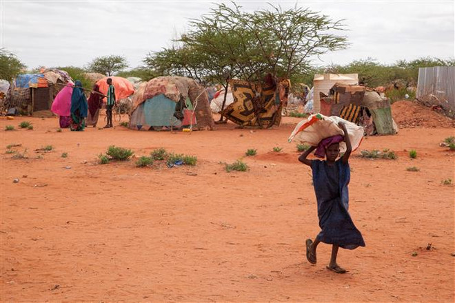 Người dân ở Werder, Ethiopia. (Ảnh: AFP/TTXVN) WTO: Giá thực phẩm tăng có thể gây bất ổn ở các nước nghèo ảnh 1
