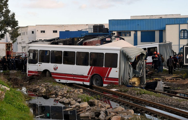 Tunisia: Hai xe buýt chở công nhân va chạm, hơn 70 người thương vong ảnh 1
