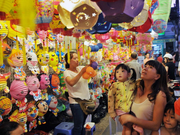 Trung thu mang đậm sắc màu biển đảo tại Bảo tàng Dân tộc học ảnh 1