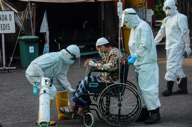 Campuchia có số ca mắc tăng, Indonesia tiêm chủng cho người khuyết tật ảnh 2