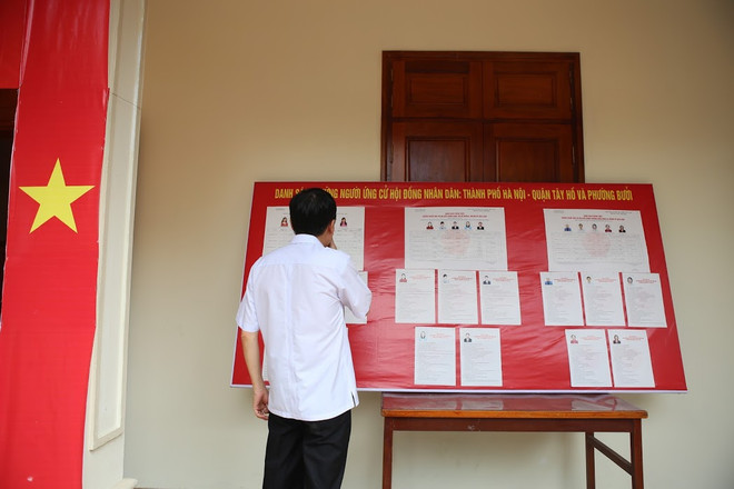 Hà Nội trong sắc đỏ rộn ràng chờ đón ngày hội non sông ảnh 3