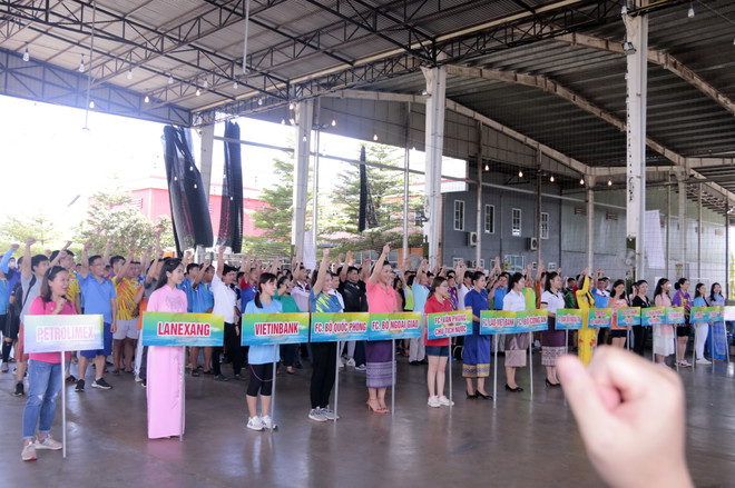 250 vận động viên tham gia giao lưu thể thao đoàn kết Việt Nam-Lào ảnh 1