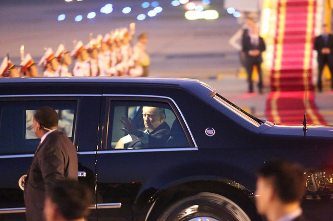 [Photo] Hình ảnh đầu tiên của Tổng thống Hoa Kỳ Donald Trump ở Hà Nội ảnh 14