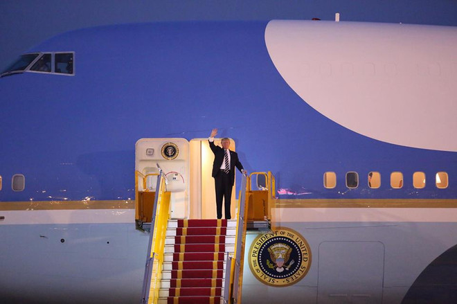 [Photo] Hình ảnh đầu tiên của Tổng thống Hoa Kỳ Donald Trump ở Hà Nội ảnh 5