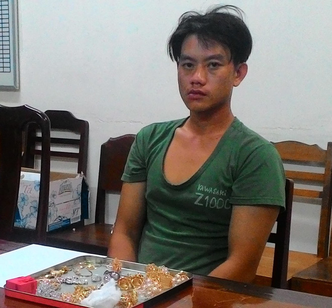 Bắt đối tượng phá khóa đột nhập nhà sách trộm 600 triệu đồng ảnh 1