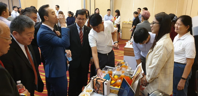 Khách tham quan hội chợ. (Ảnh: CTV) 4 doanh nghiệp Việt dự hội chợ thực phẩm châu Á-TBD tại Singapore ảnh 2