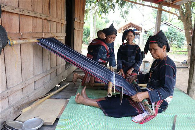 Người truyền cảm hứng cho đồng bào Bahnar ở Gia Lai làm du lịch ảnh 6