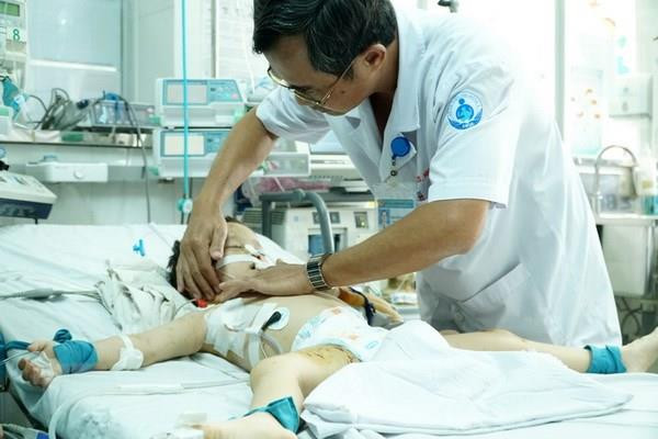 Nhân chứng bàng hoàng kể lại vụ cháu bé ở Hưng Yên bị chó dữ tấn công ảnh 2