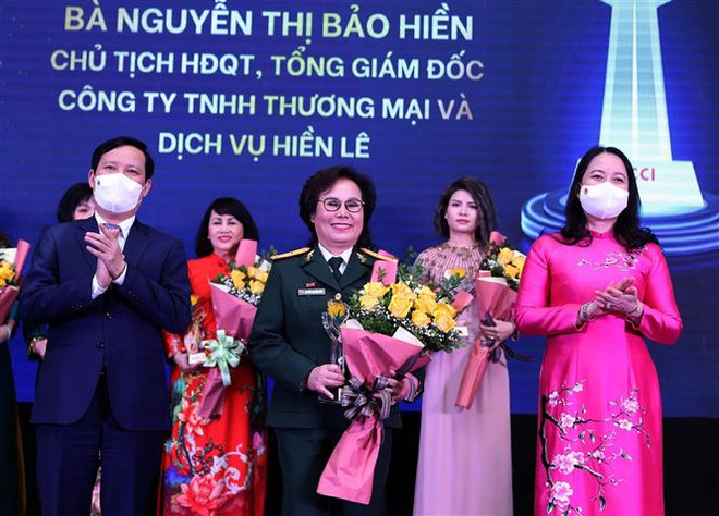 Trao tặng danh hiệu nữ doanh nhân Việt Nam tiêu biểu năm 2021 ảnh 1