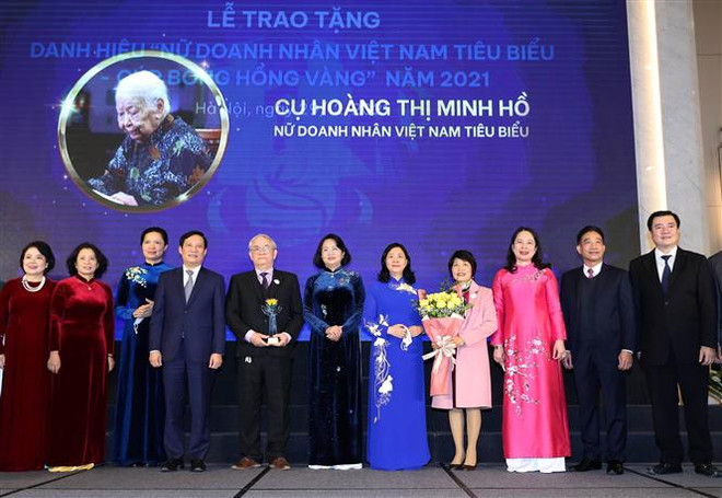 Trao tặng danh hiệu nữ doanh nhân Việt Nam tiêu biểu năm 2021 ảnh 2