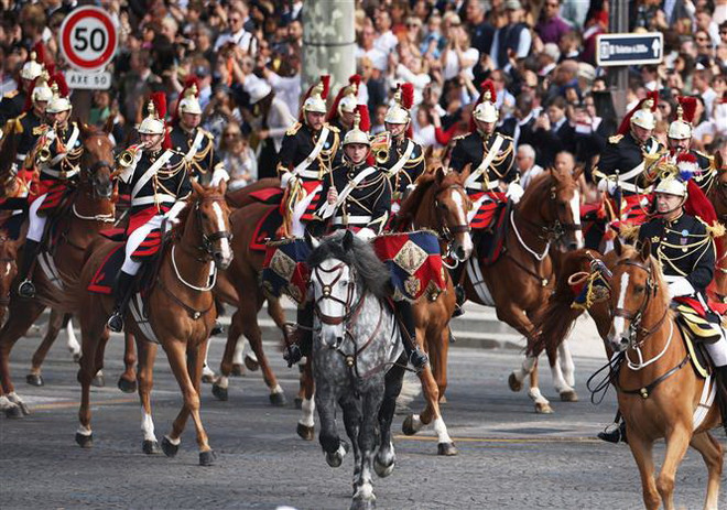 Pháp kỷ niệm Quốc khánh suôn sẻ với màn duyệt binh hoành tráng ảnh 2