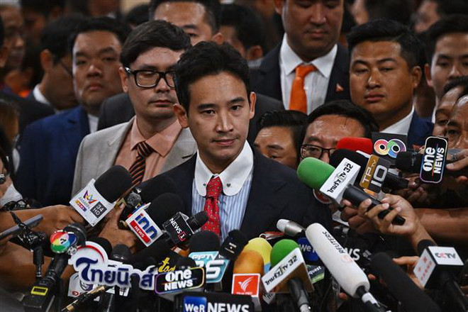Lãnh đạo đảng MPF, Pita Limjaroenrat. (Ảnh: AFP/TTXVN) Bầu cử Thái Lan: MFP đề xuất bỏ quyền bầu thủ tướng của Thượng viện ảnh 1