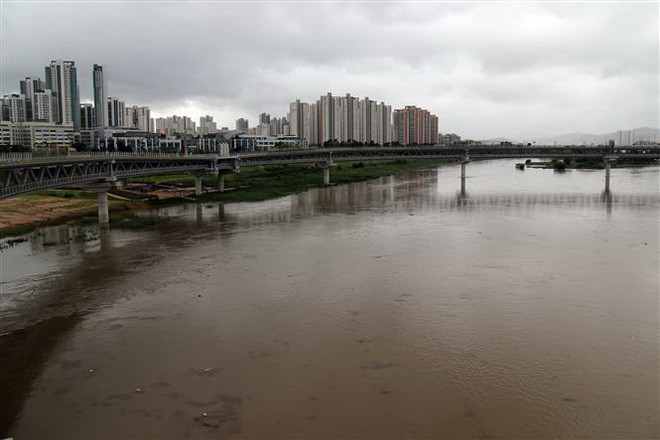 Hàn Quốc ban hành lệnh giải cứu khẩn cấp người dân đề phòng sạt lở ảnh 1