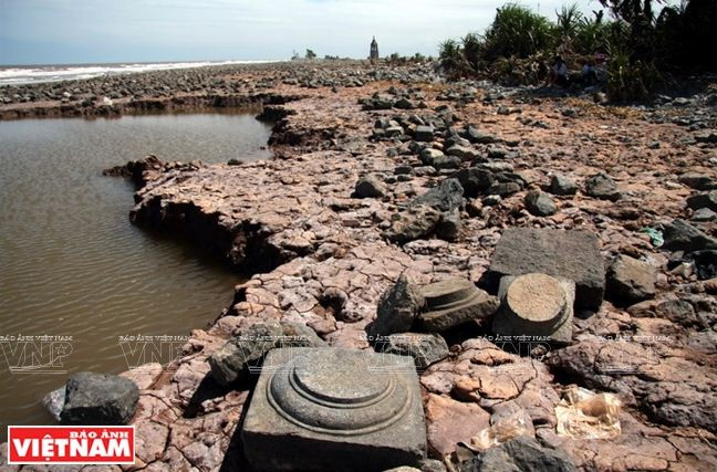 Nhà thờ đổ Hải Lý - Dấu ấn cuộc chiến chống nạn xâm thực ảnh 8