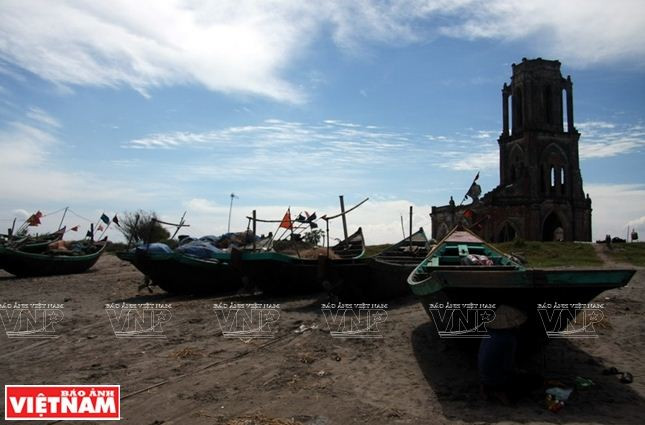 Nhà thờ đổ Hải Lý - Dấu ấn cuộc chiến chống nạn xâm thực ảnh 6