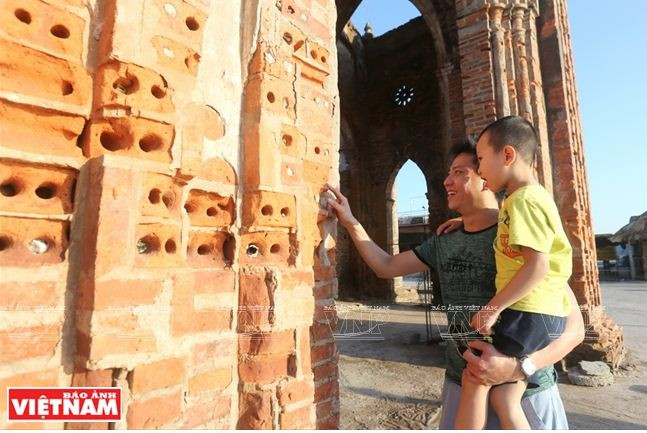 Nhà thờ đổ Hải Lý - Dấu ấn cuộc chiến chống nạn xâm thực ảnh 3