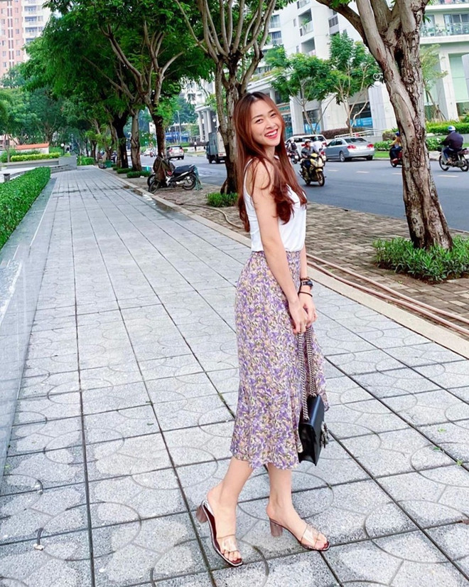 Crop top đổ bộ street style, giúp sao Việt khoe eo thon dáng gọn ảnh 19