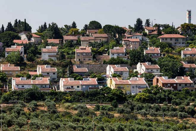 Khu định cư Do Thái Halamish của Israel tại Khu Bờ Tây. (Ảnh: AFP/TTXVN) ttxvn-khu dinh cu.jpg