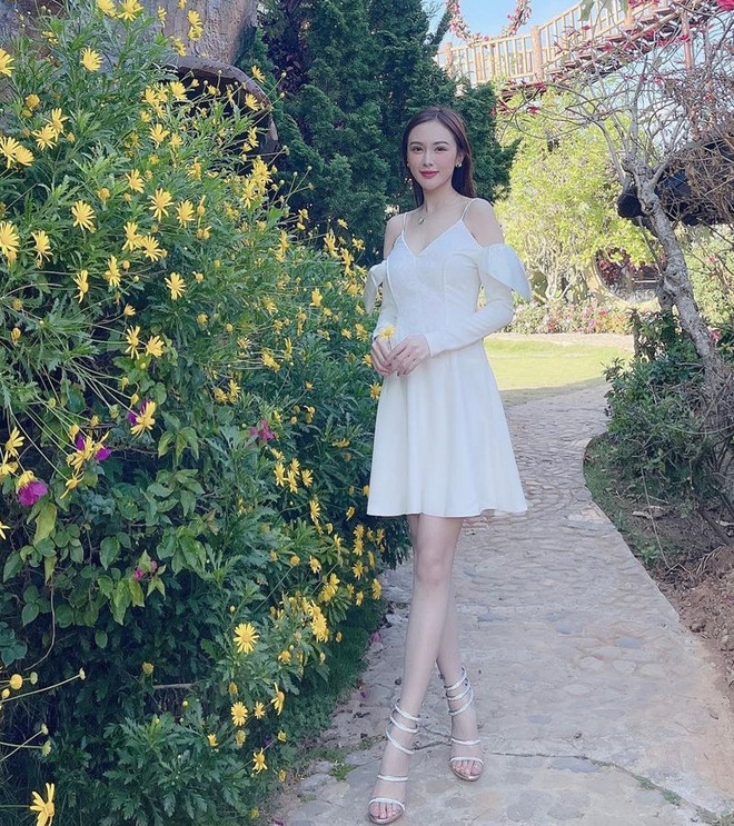 Tan chảy với street style "kẹo ngọt," ngập màu pastel của sao Việt ảnh 9