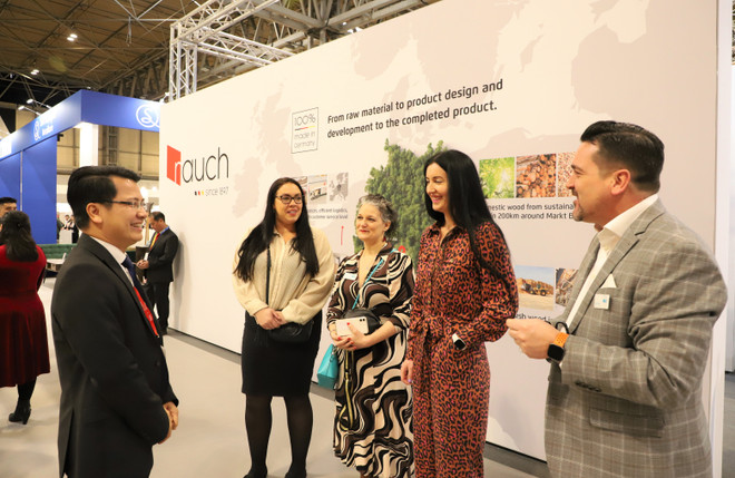 Sản phẩm gỗ Việt Nam gây ấn tượng tại triển lãm nội thất lớn nhất Anh ảnh 3